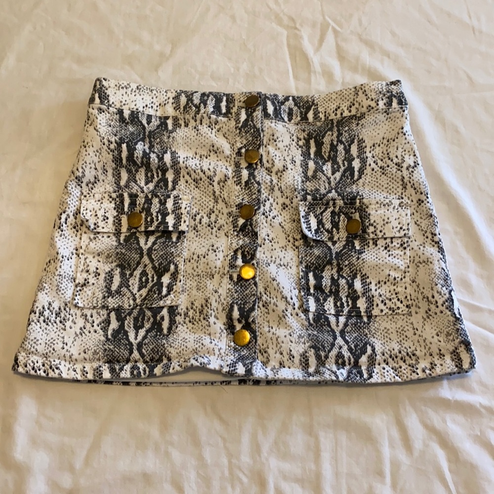 FashionNova Snakeskin Skirt Size Medium